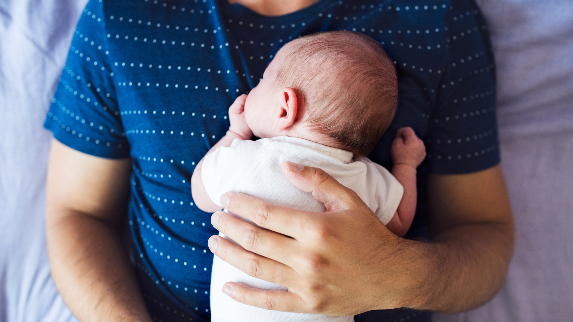 Aprueban aumento del permiso de paternidad