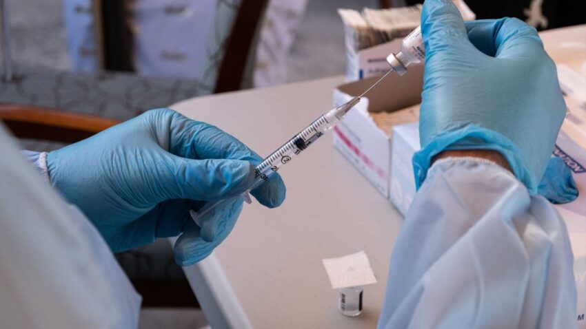 Cruz Roja Mexicana Inicia Venta de Vacuna Pfizer