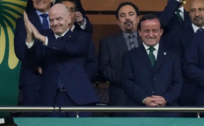 La Federación Mexicana de Futbol (FMF) tomó distancia de la postura adoptada por la Concacaf y la UEFA respecto a la propuesta de la FIFA